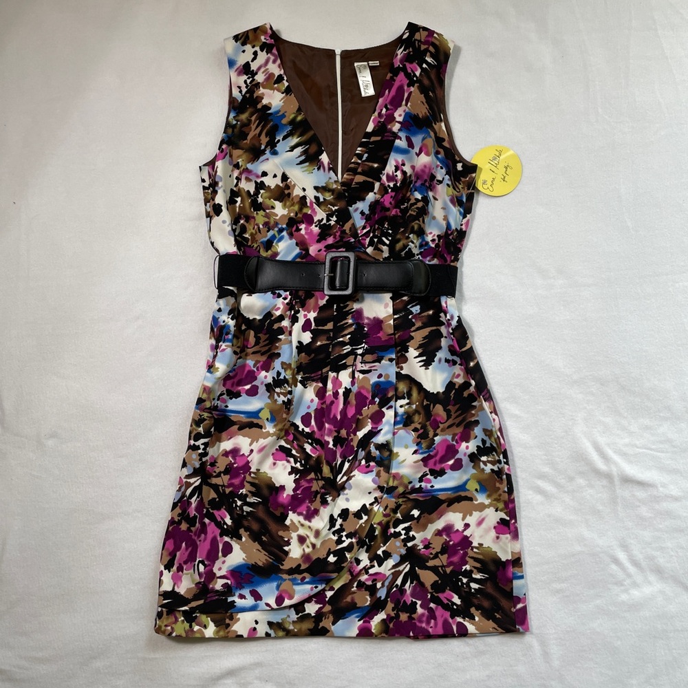 Emma & Michele Sz 10 - NWT, Sleeveless, v-neck, belted dress